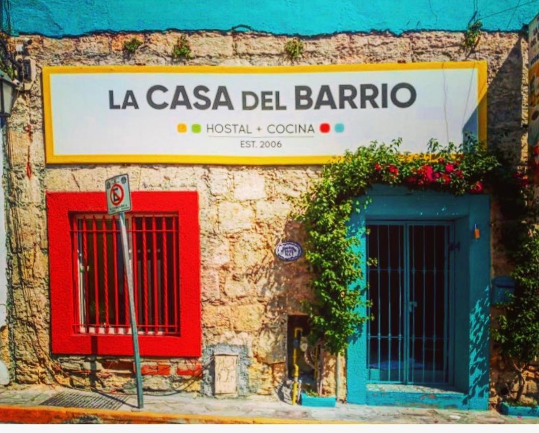 ホテル La Casa Del Barrio モンテレー エクステリア 写真